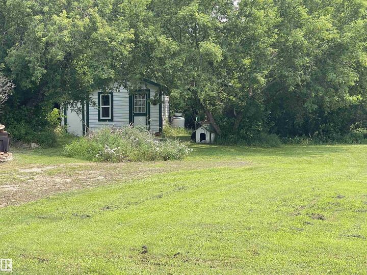 Property Photo:  #129 4231 Twp Rd 553  AB T0A 1X0 