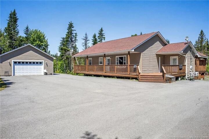 29 Clinton Drive — photo 1