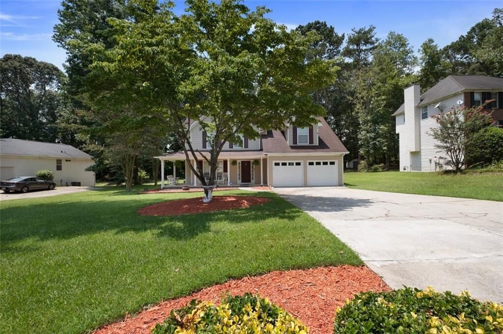 Property Photo: 9878 Point View Drive GA 30238