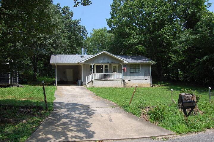 Property Photo:  532 Pickett Road  TN 37377 