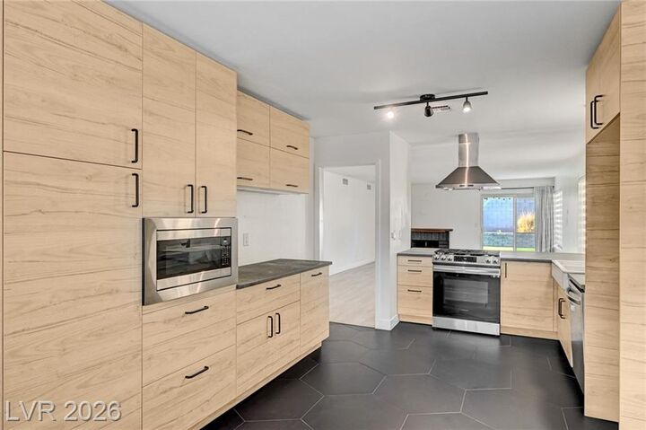 Property Photo: 7128 Montcliff Avenue NV 89147