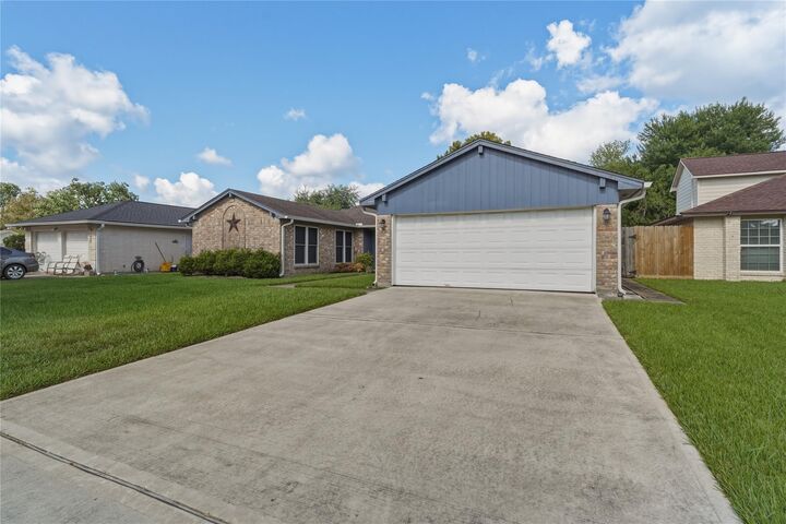 Property Photo: 17330 Herrnhut Drive TX 77598