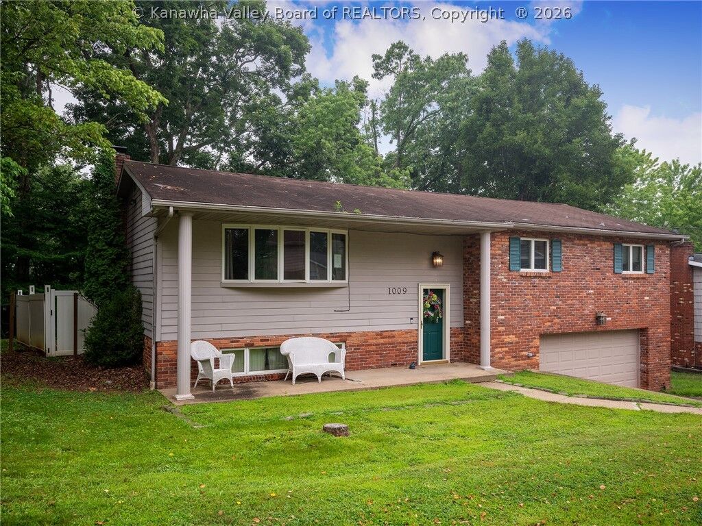 Property Photo:  1009 Rustling Road  WV 25303 