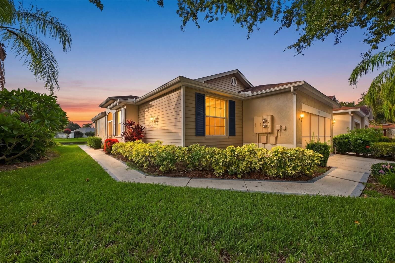 Property Photo:  2339 Nantucket Drive 34  FL 33573 