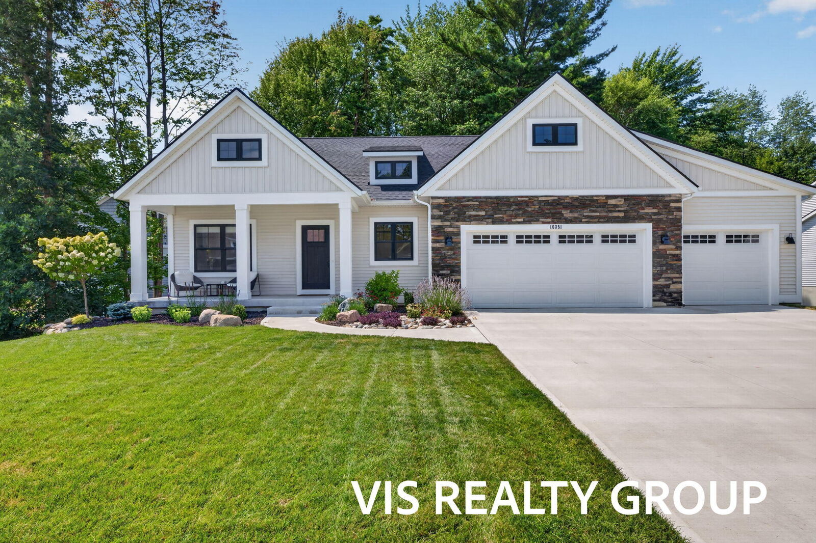 Property Photo:  16351 Wickshire Place  MI 49456 