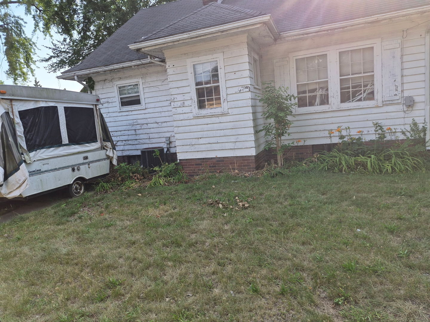 Property Photo:  1512 Burton Street  IL 61103 
