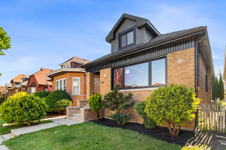 Property Photo:  4256 N Monitor Avenue  IL 60634 
