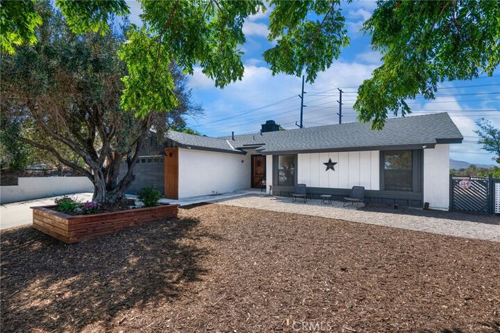 Property Photo: 30085 Levande Court CA 92592