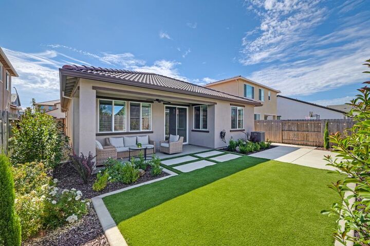 Property Photo:  4406 Hawkfinch Circle  CA 95742 