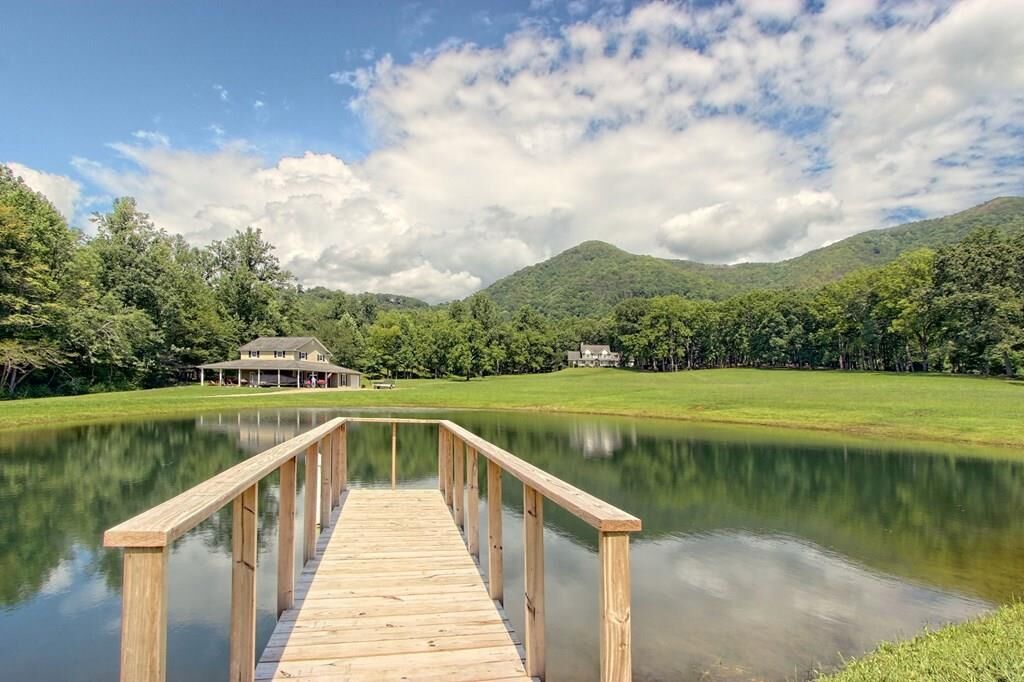Property Photo:  299 Old Homestead Lane  NC 28904 