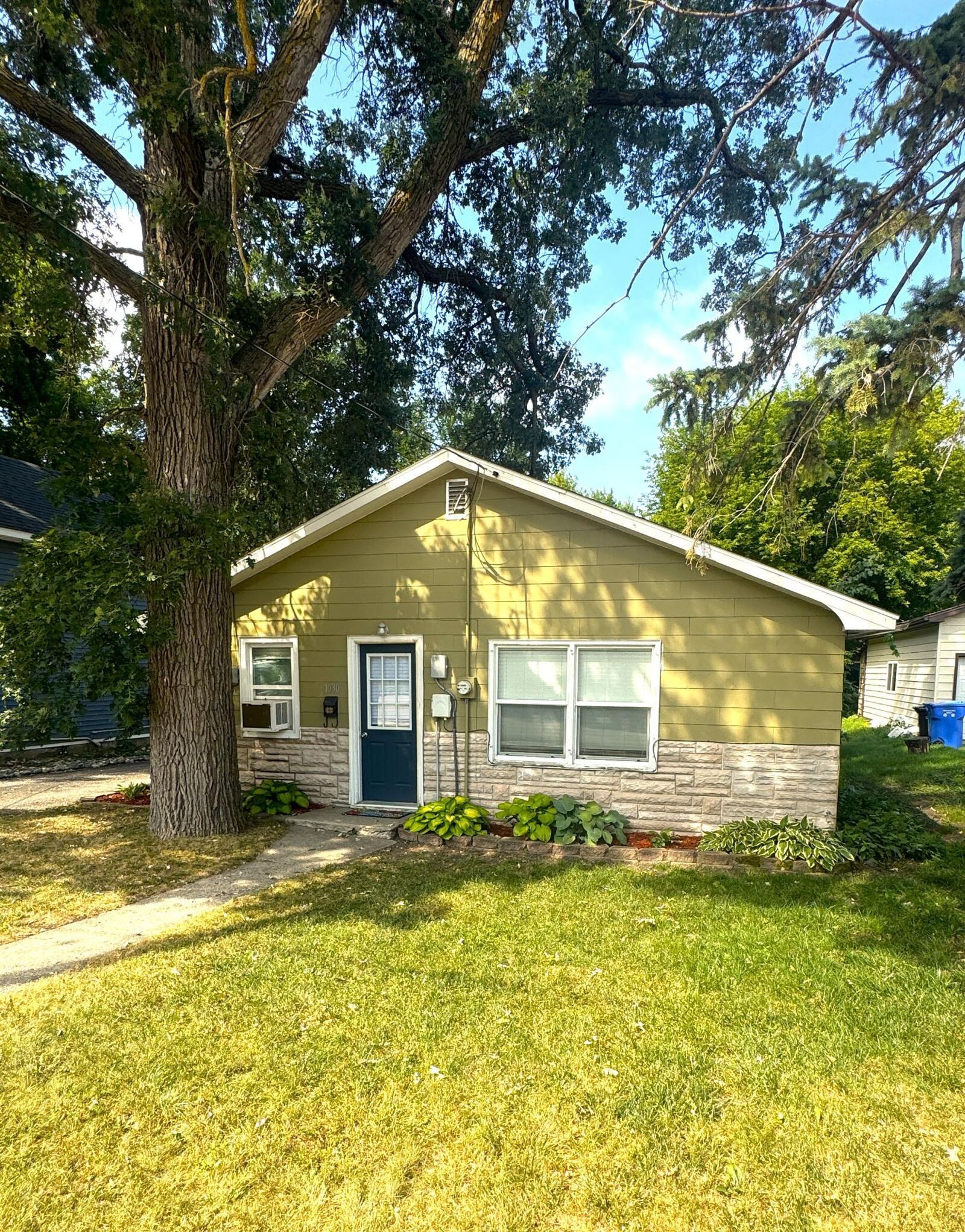 Property Photo: 1030 West Avenue MN 56501