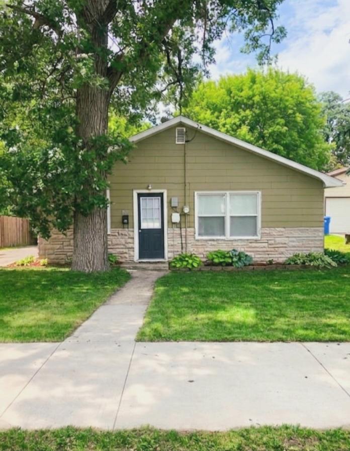 Property Photo:  1030 West Avenue  MN 56501 