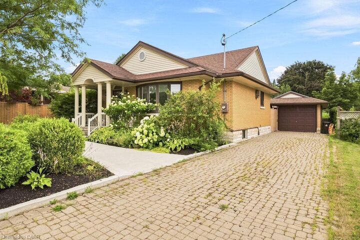 Property Photo:  67 Weber Street S  ON N2J 1Z8 