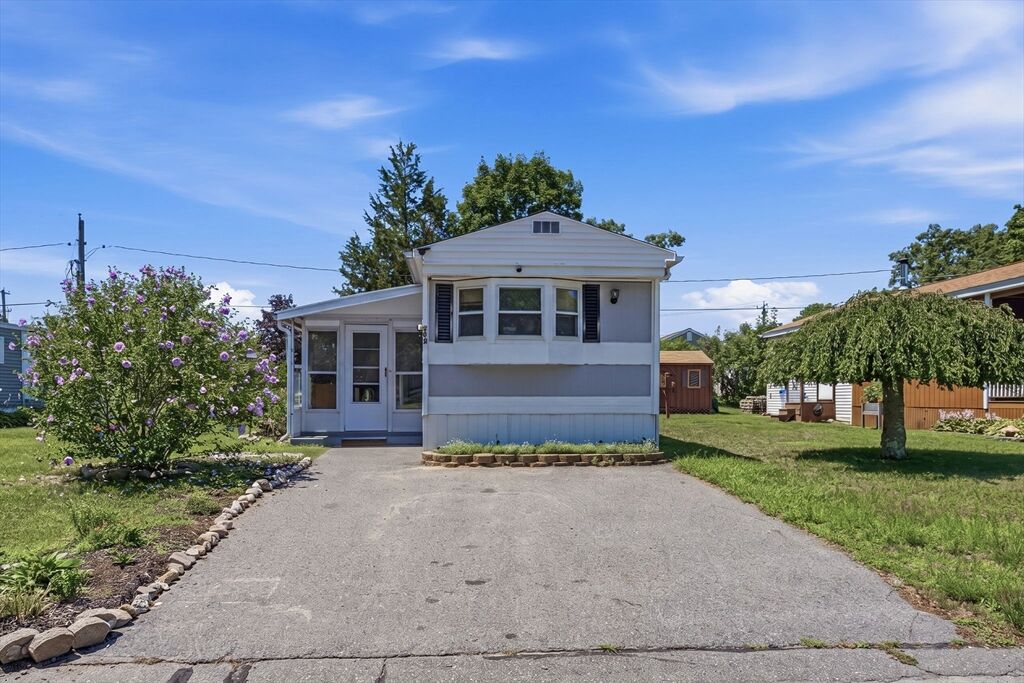Property Photo:  124 Mayflower Avenue  MA 02780 