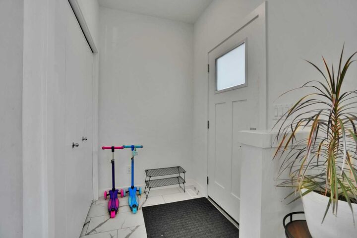 Property Photo: 76 Amblefield Terrace NW AB T3P 1W4