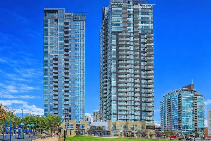 215 13 Avenue SW 2305 — photo 1