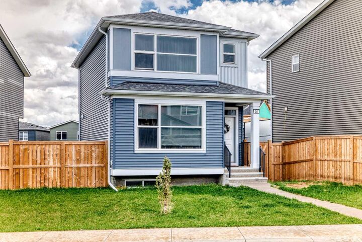 36 Howse Heights NE — photo 1