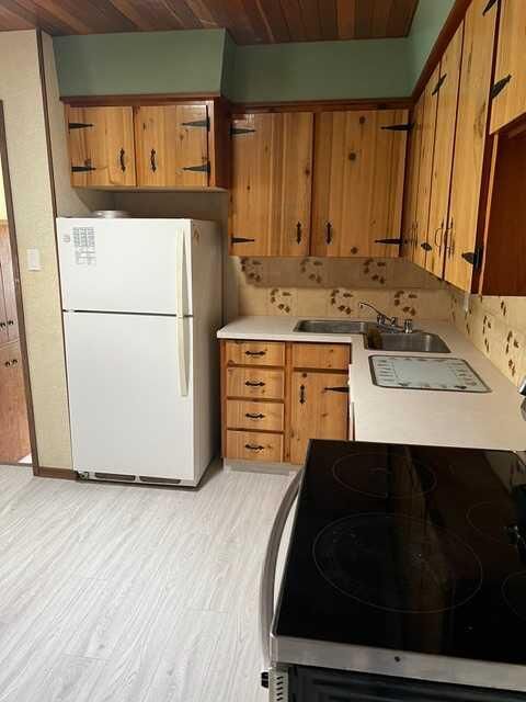 Property Photo: 5005 47 Avenue AB T0E 1N0