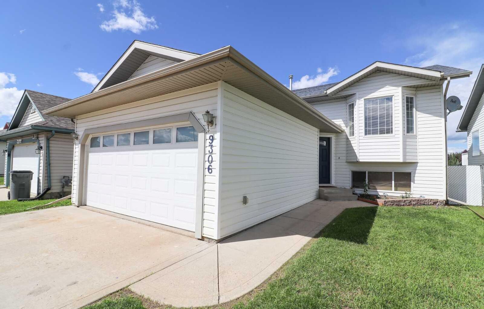 Property Photo:  9306 113A Avenue  AB T8V 7G1 