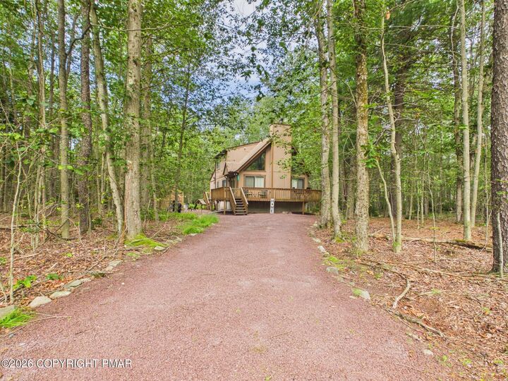 Property Photo: 228 Choctaw Drive PA 18347