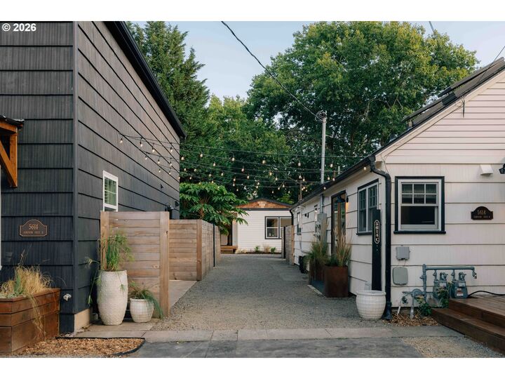 Property Photo: 5614 NE Simpson St OR 97218