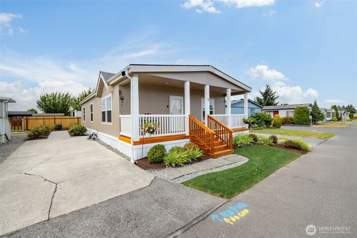 Property Photo: 1120 S 25th Street 31 WA 98274
