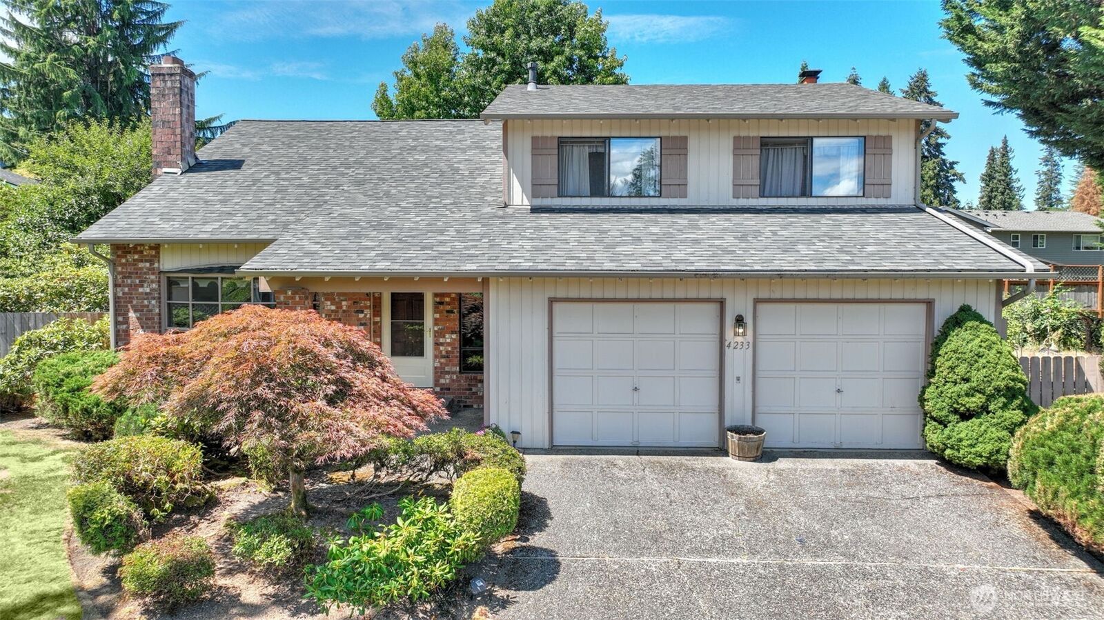 Property Photo:  4233  192nd Court SE  WA 98027 