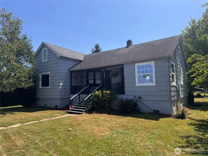Property Photo:  1287 SW Sylvenus Street  WA 98532 
