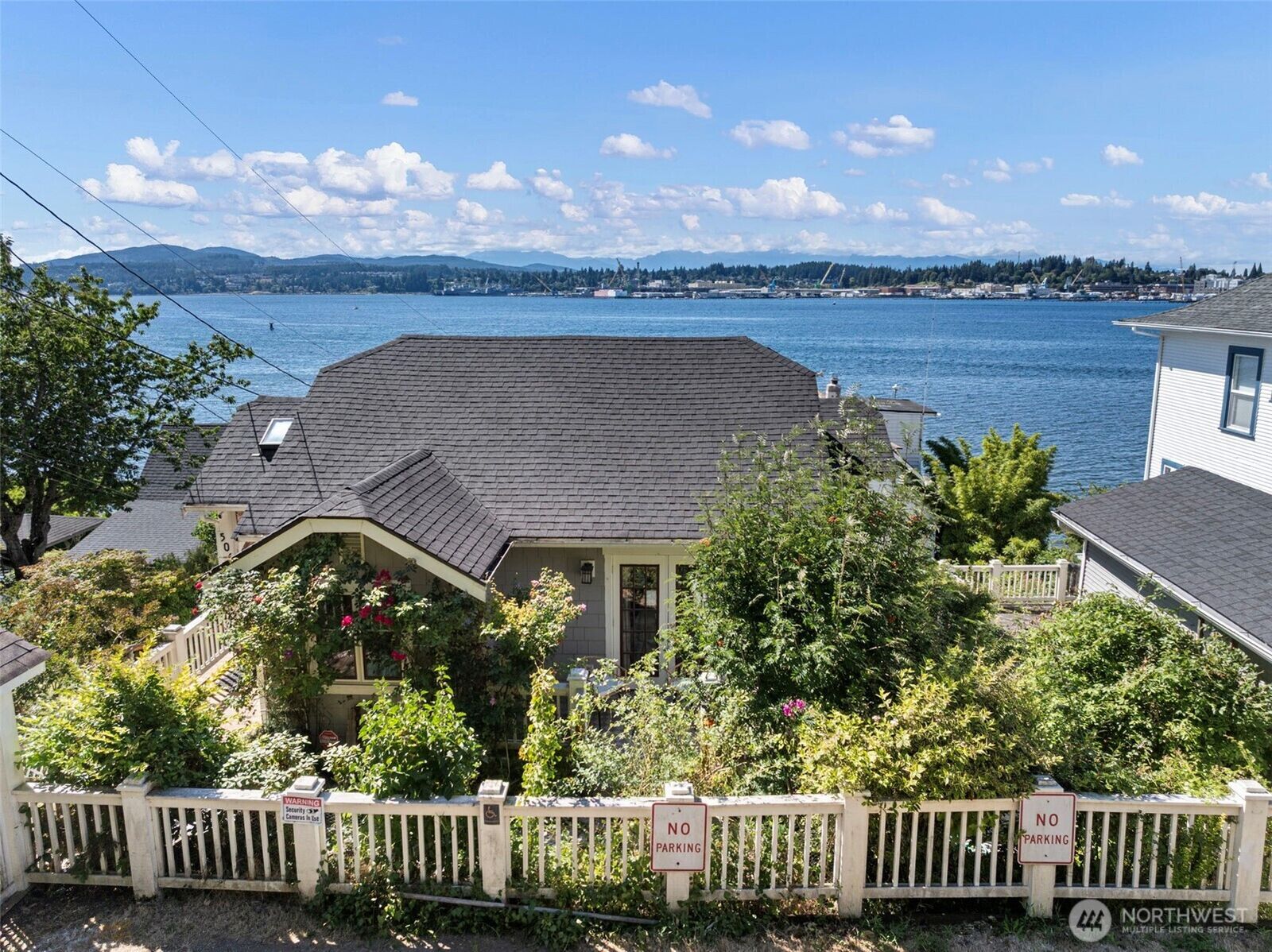 Property Photo: 506 Perry Avenue N WA 98366