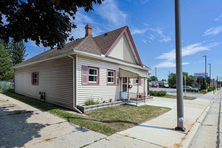Property Photo:  1514 22nd Street  WI 54241 