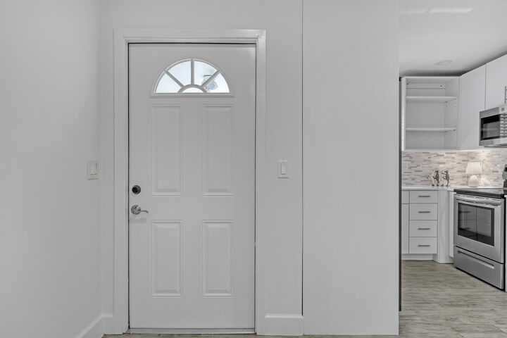 Property Photo:  2940 Crosley Drive E  FL 33415 