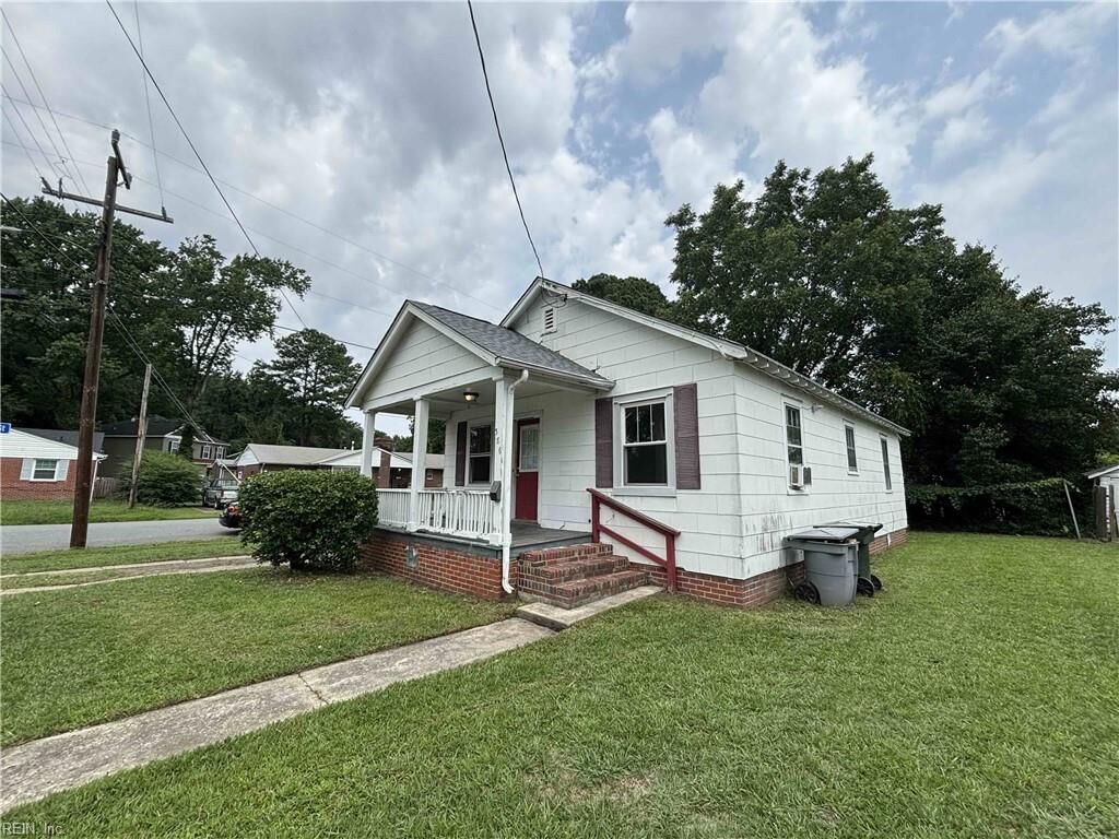 Property Photo:  386 Leeland Ave  VA 23661 