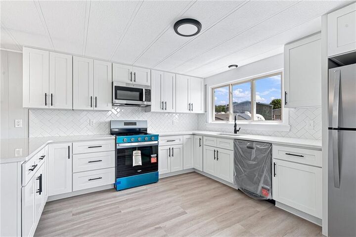 Property Photo:  21 Cathy Circle  RI 02871 