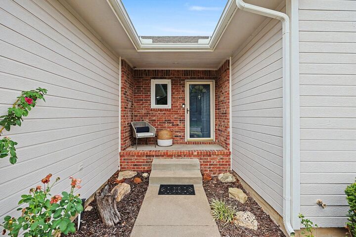 Property Photo:  4260 N Rushwood Ct  KS 67226-1462 