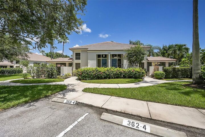 Property Photo: 362 Prestwick Cir 3 FL 33418
