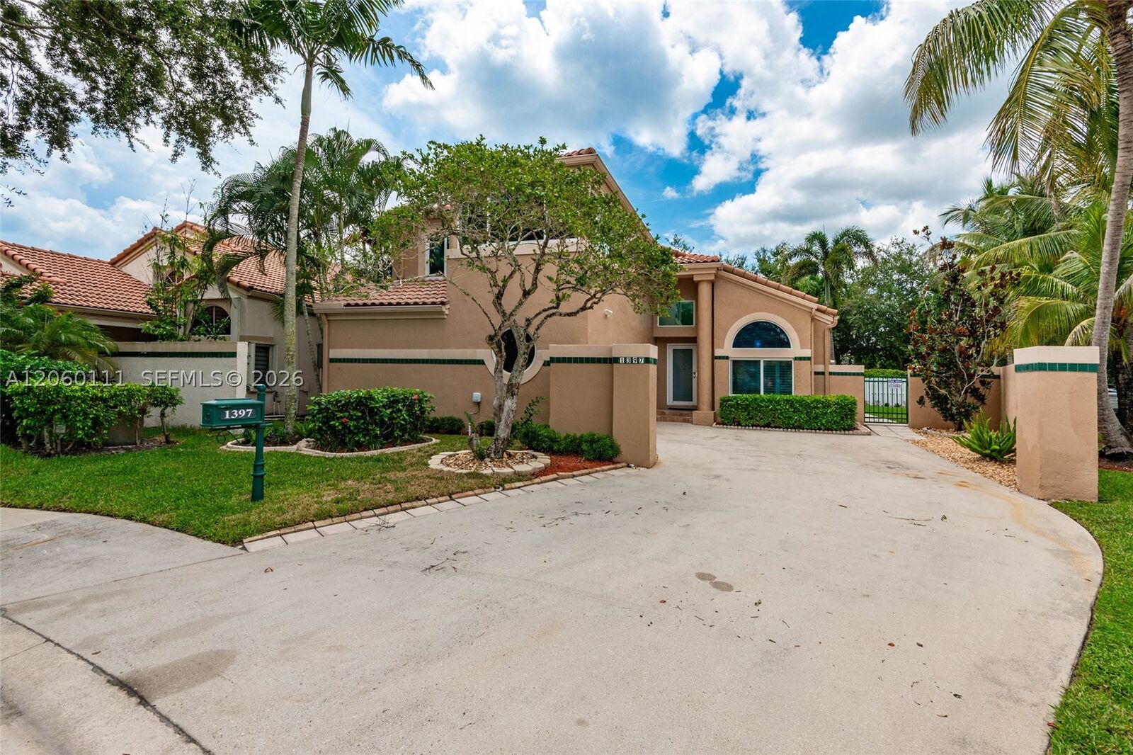 Property Photo:  1397 Harbour Side Dr  FL 33326 