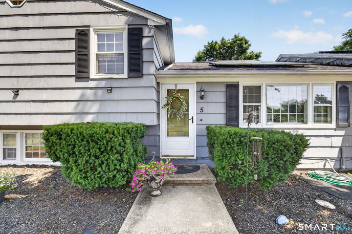 Property Photo:  5 Beatrice Drive  CT 06473 