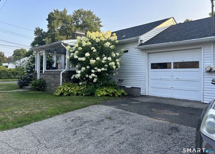 Property Photo:  40 Mills Avenue  CT 06460 