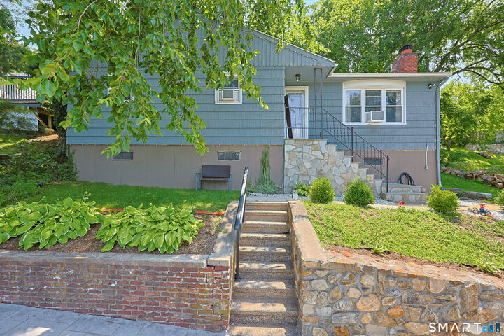 Property Photo:  125 Florence Street  CT 06512 