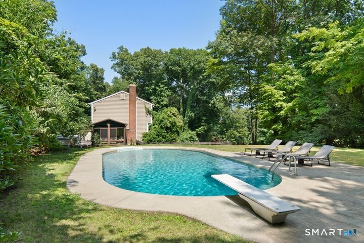 Property Photo:  19 Laura Lane  CT 06478 