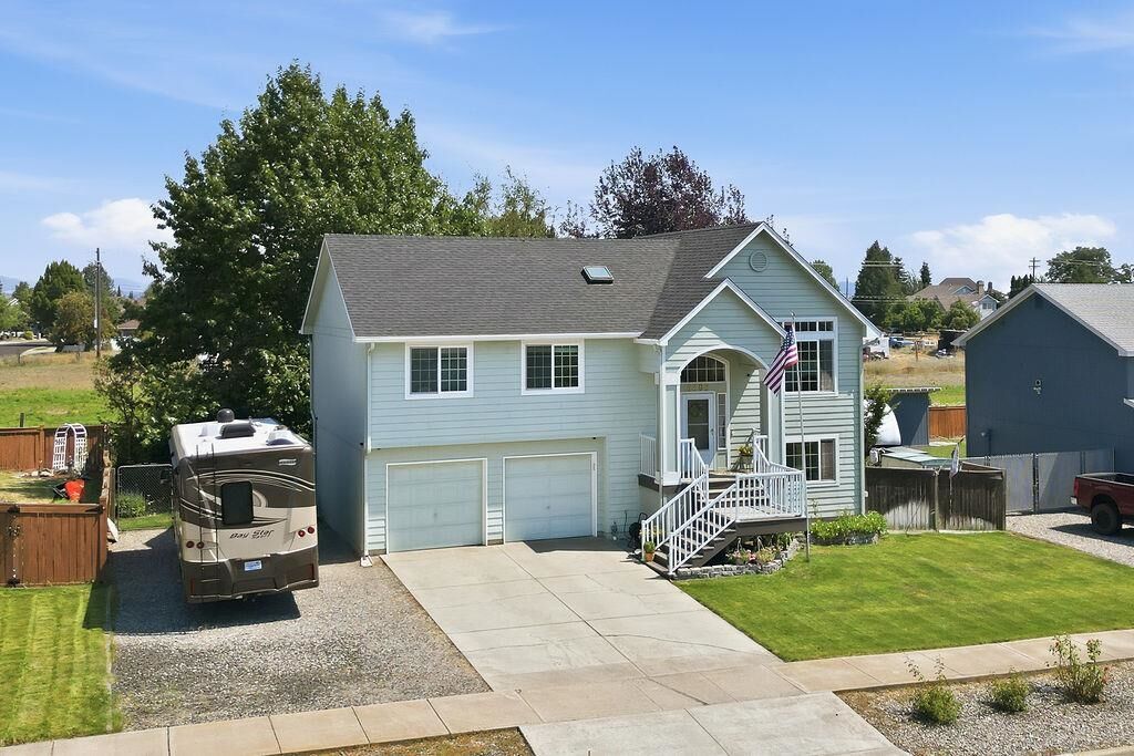 Property Photo:  8808 N Maple St  WA 99208 