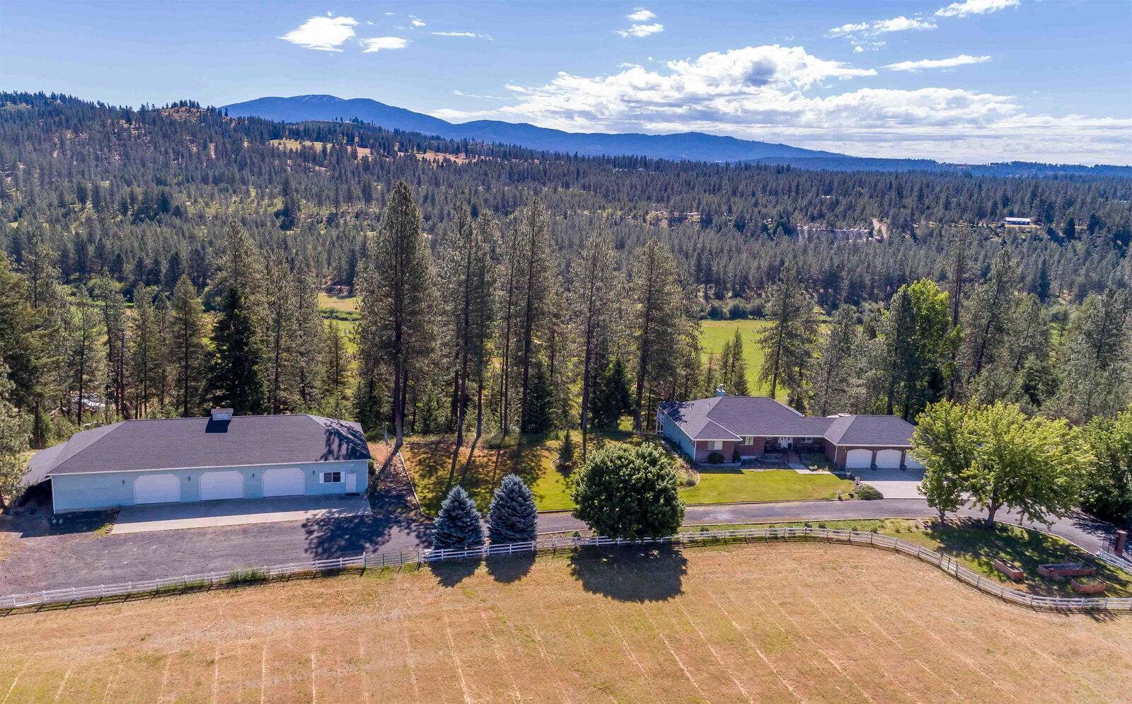 Property Photo: 29414 N Selkirk View Dr WA 99003