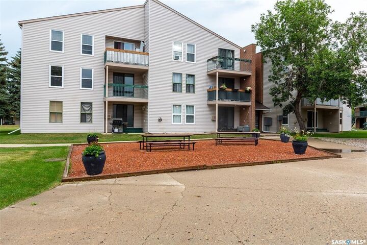 34 Nollet Avenue 302 — photo 1