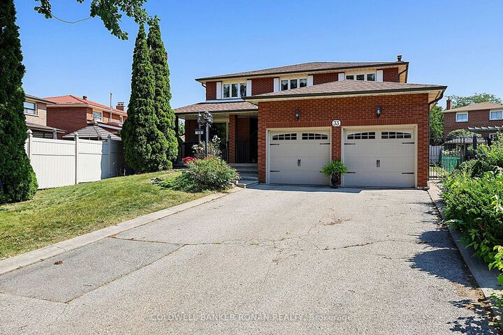 Property Photo: 33 Marevan Place ON L4L 3H7
