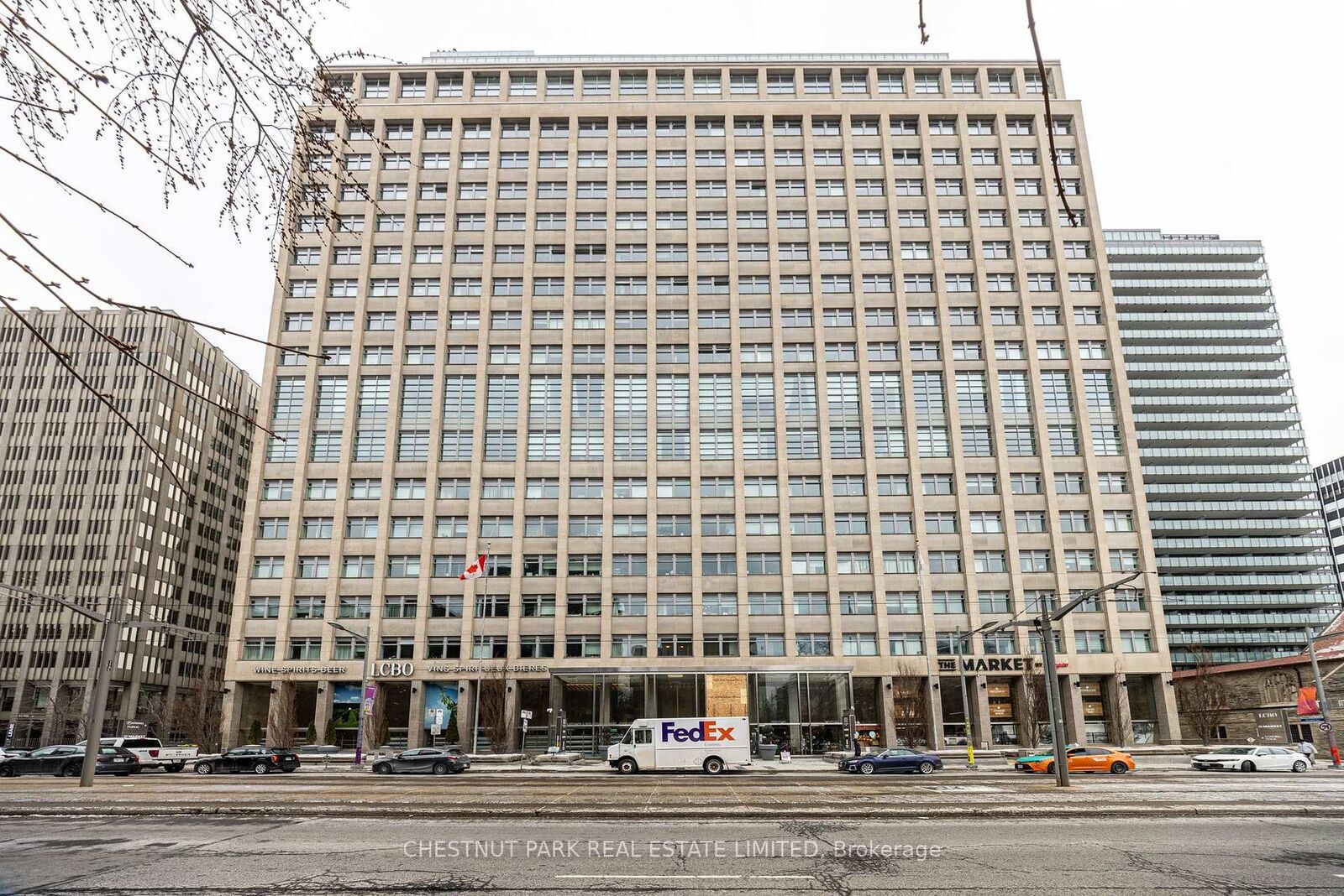 Property Photo: 111 St Clair Avenue W 416 ON M4V 1N5