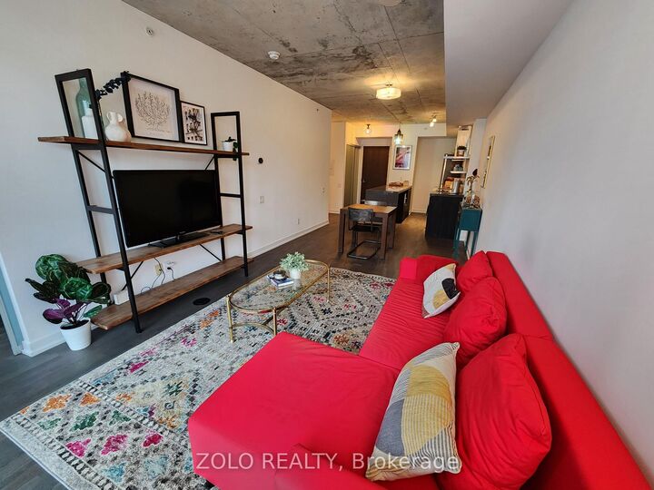 Property Photo:  