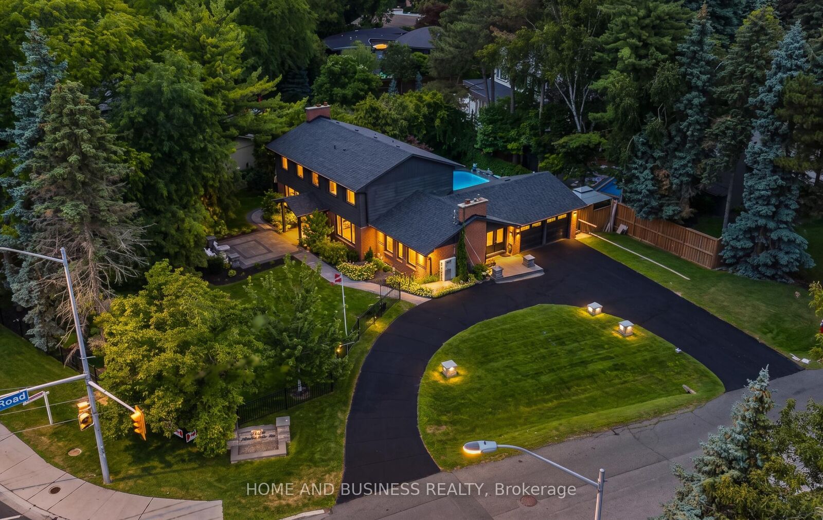 Property Photo: 1335 Mississauga Road ON L5H 2J3
