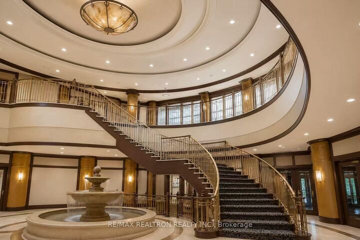 Property Photo: 80 Harrison Garden Boulevard 1019 ON M2N 7E3