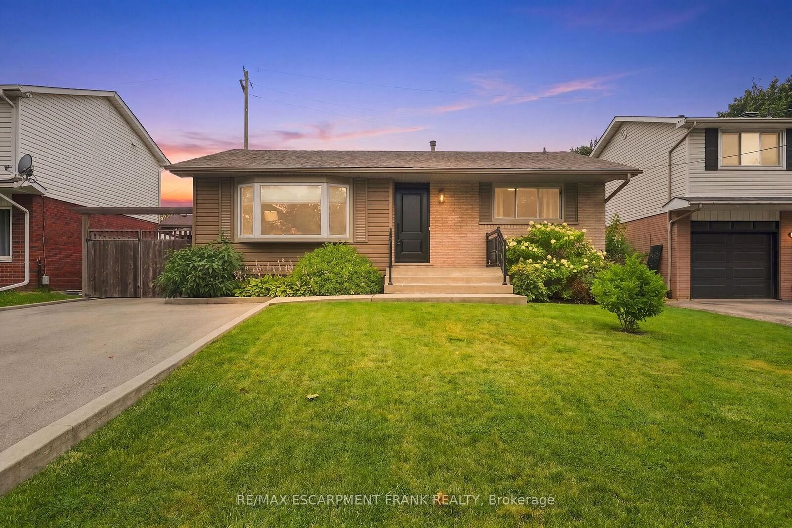 Property Photo: 1008 Garth Street ON L9C 4L6