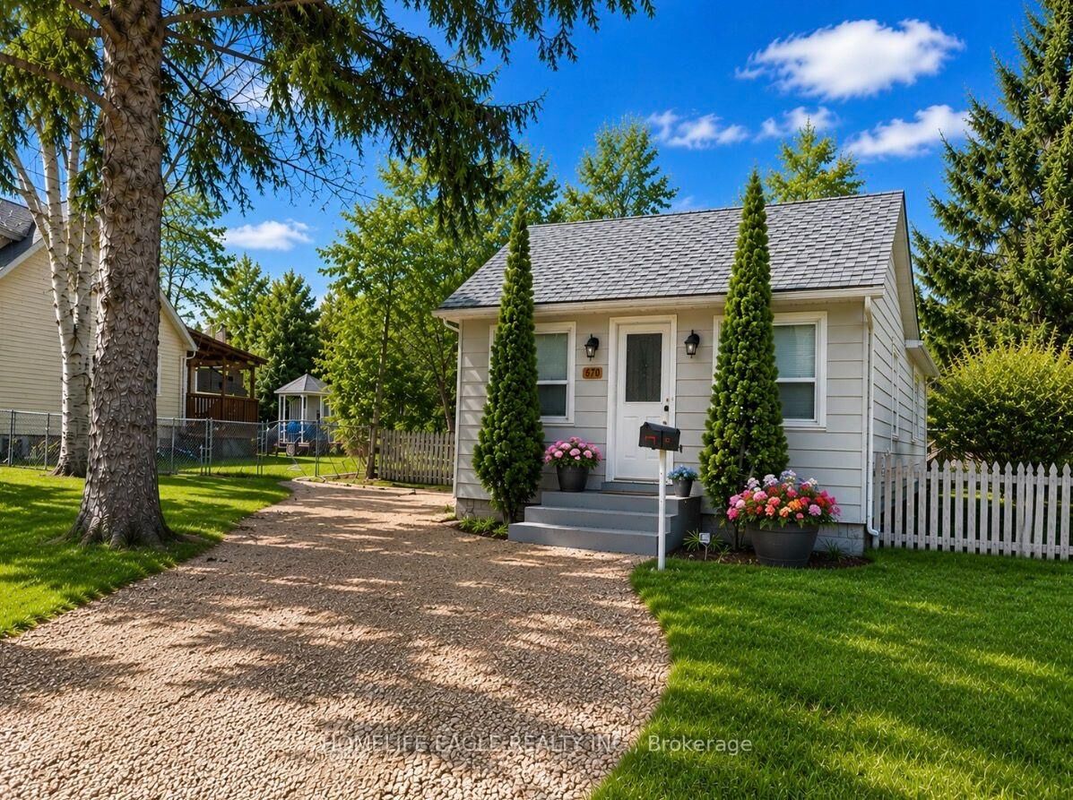 Property Photo: 142 Riveredge Drive ON L4P 2P3